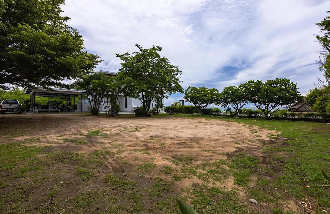 Beachfront Modern 4 Bedroom Pool Villa - Rv-1