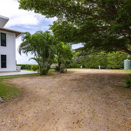 Beachfront Modern 4 Bedroom Pool Villa - Rv-2